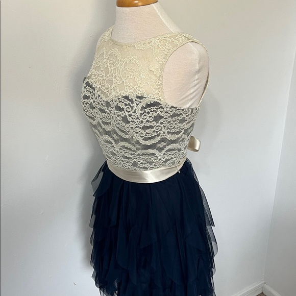 TeezeMe Blue White Lace Party Dress Size 9/10 - Picture 4 of 10